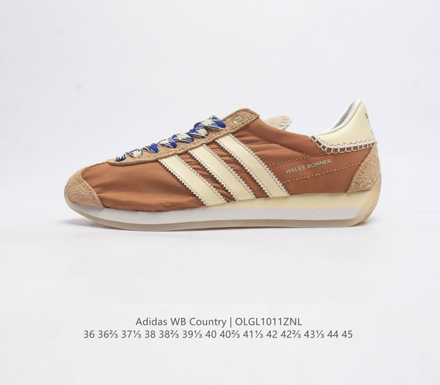 阿迪达斯 Adidas Wb Country 生胶底 秀气大方的鞋型 气质修身 以现代设计融合复古跑步和足球风 采用锦纶和绒面革鞋面 灵感源自70年代 Coun